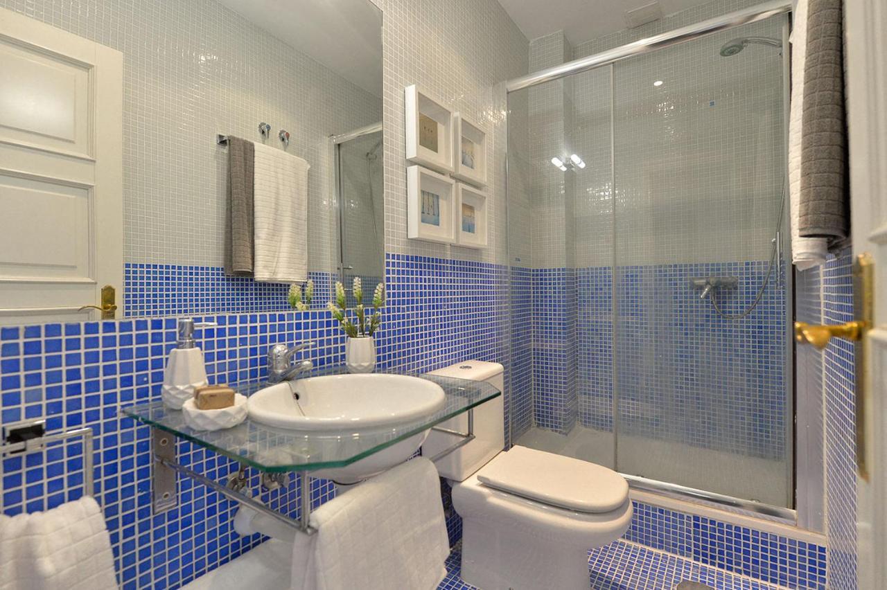 Homeabout Puerta Del Sol Premium Мадрид Екстериор снимка